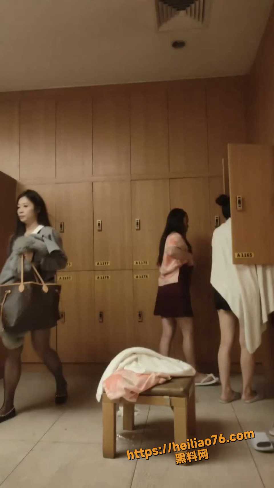 洗浴中心少妇全裸偷拍福利2