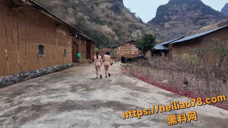 双裸女6