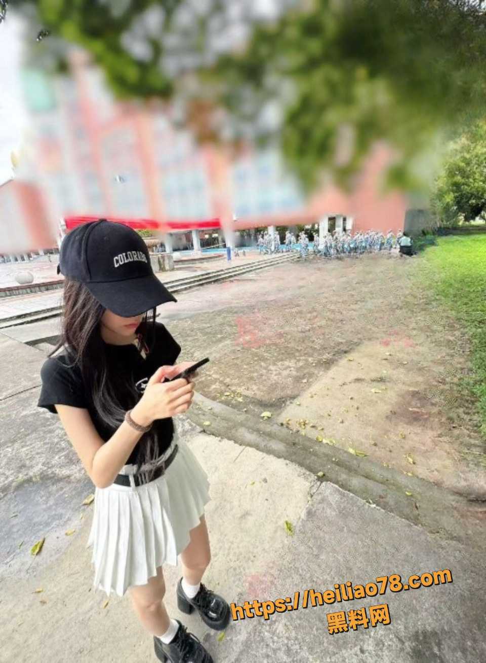 意淫自己妹妹101105集 2