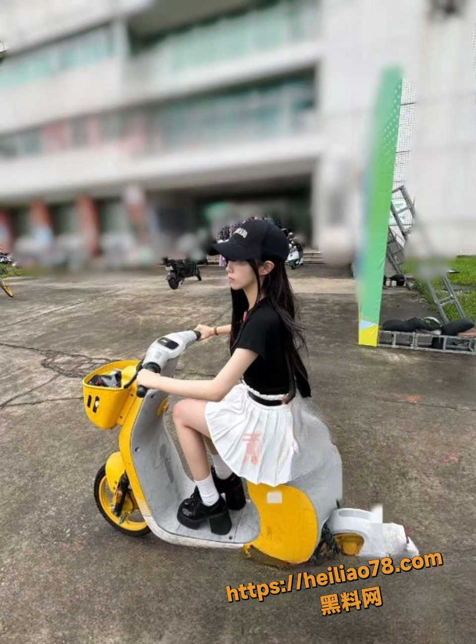 意淫自己妹妹101105集 3