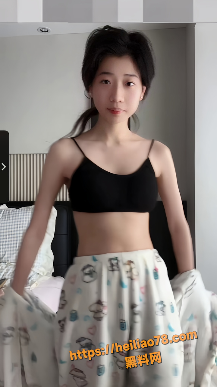 抖音网红小妍my大尺度脱衣诱惑1