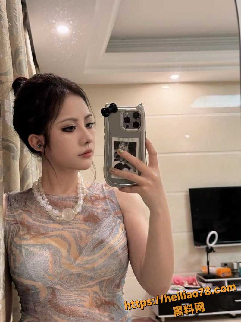 武汉辣妹胡晨熙私拍视频泄密1