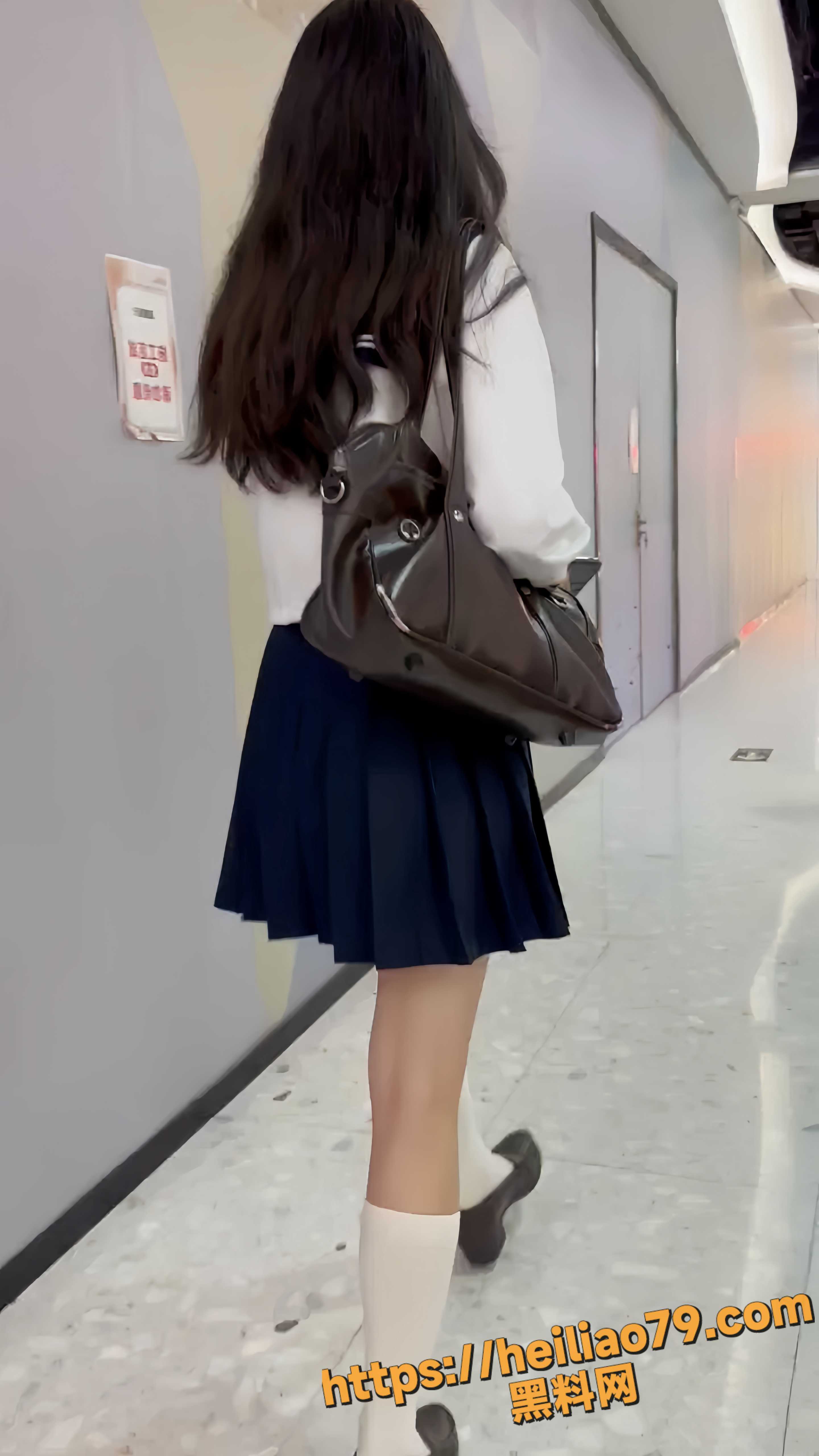 小姐姐制服诱惑偷拍视频1