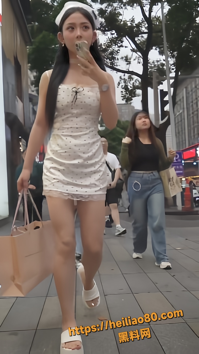 抄底偷拍袁袁酱1