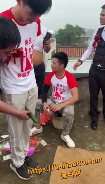 低俗
