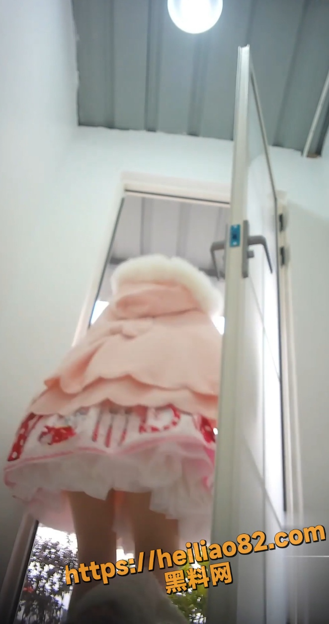 女厕