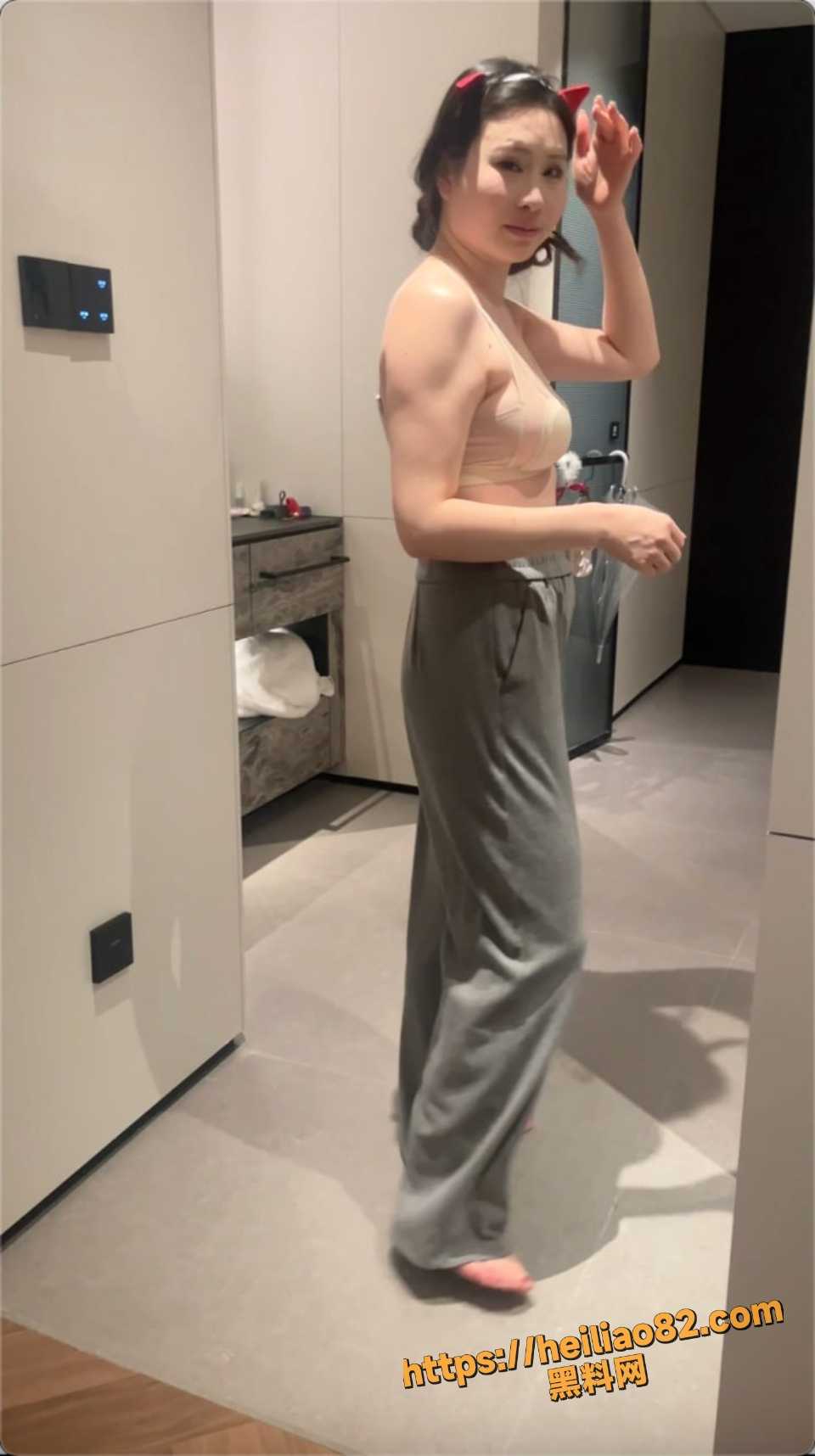 反差御姐露脸私拍流出6