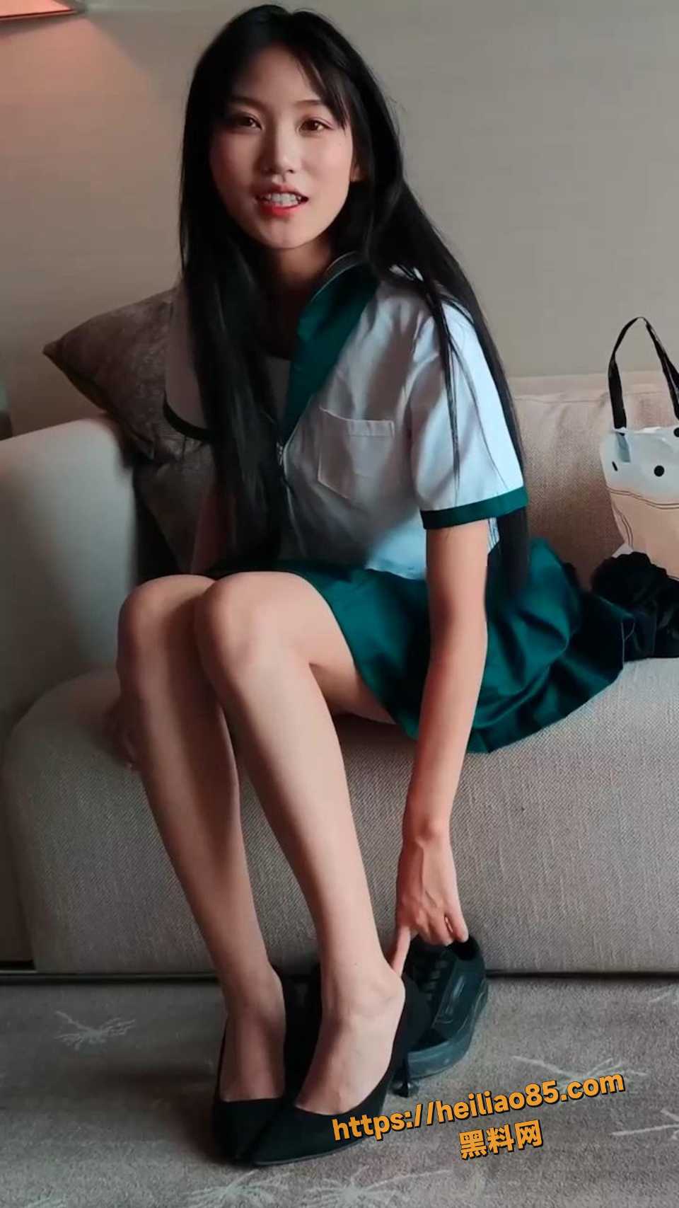 山东 jklove6969贫乳写真2