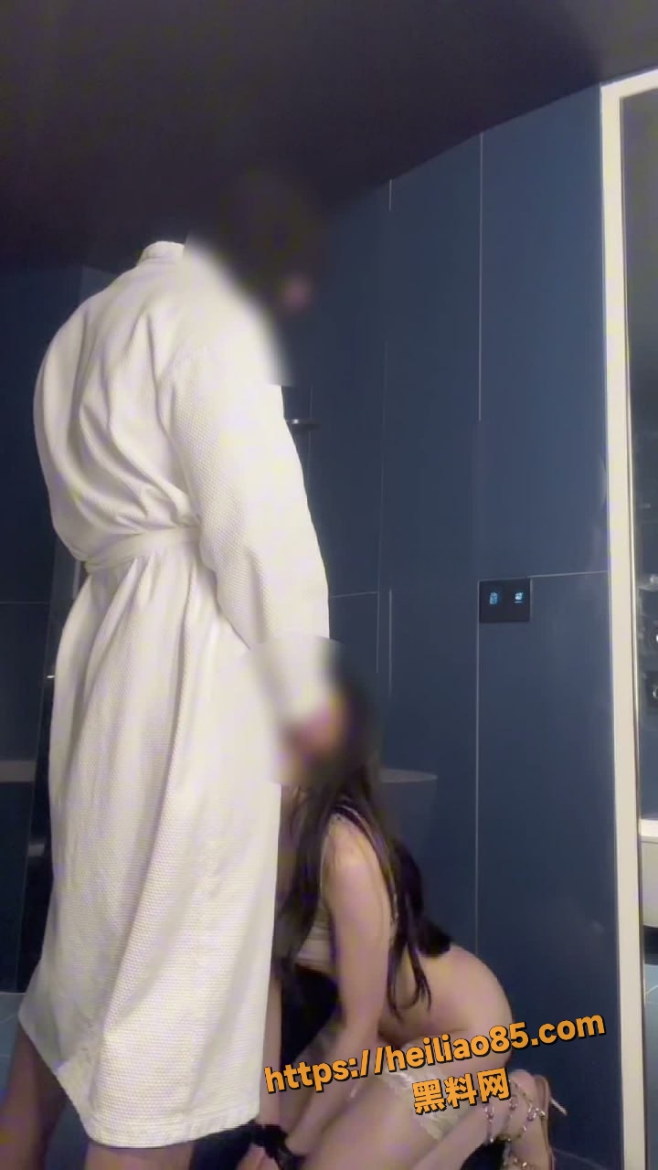 敌对女秘书