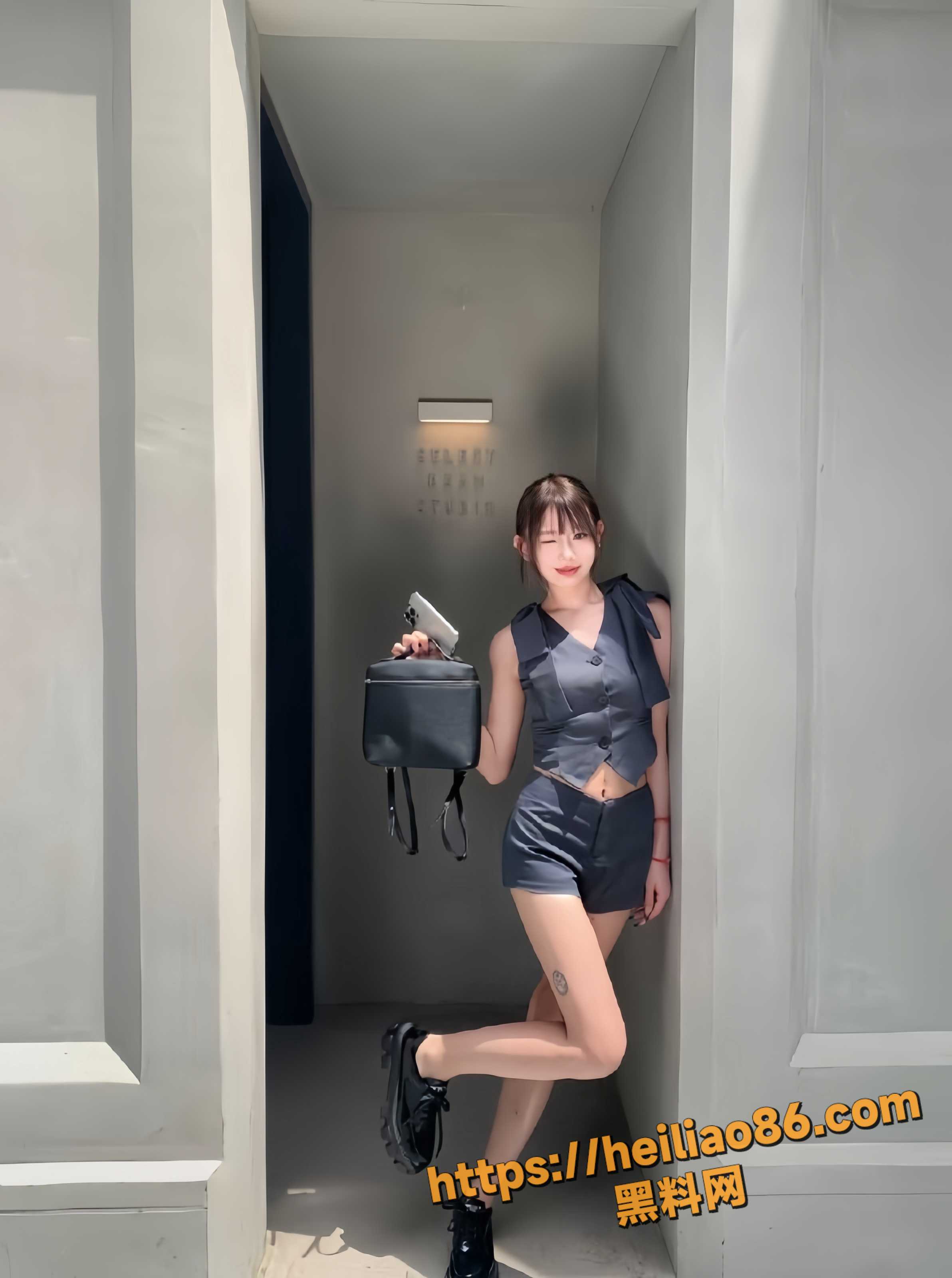 美乳翘臀11