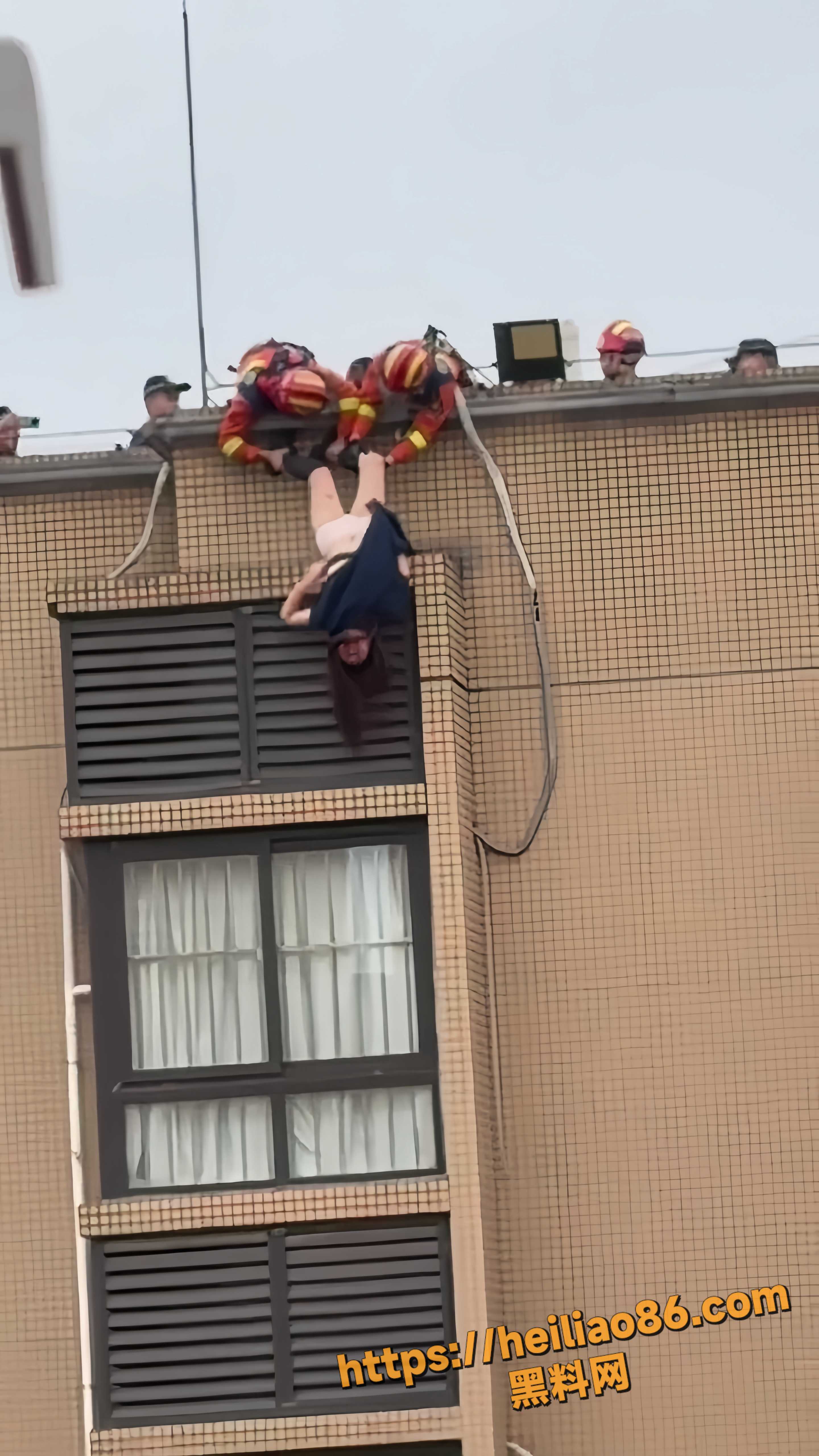 跳楼救援事件3