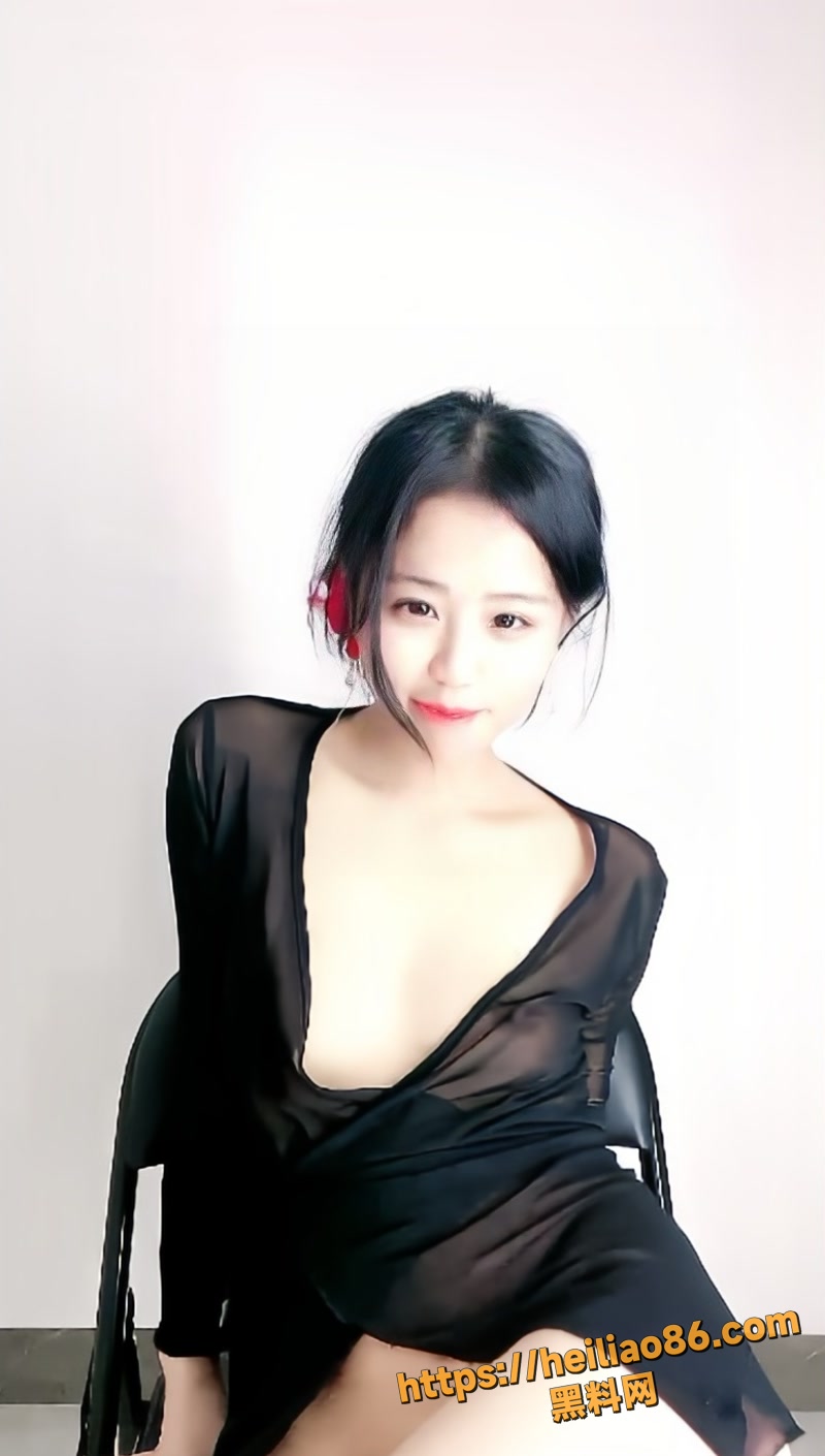 黄玫瑰黑丝诱惑