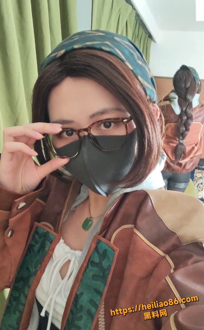 Anaimiya触手cos自慰1
