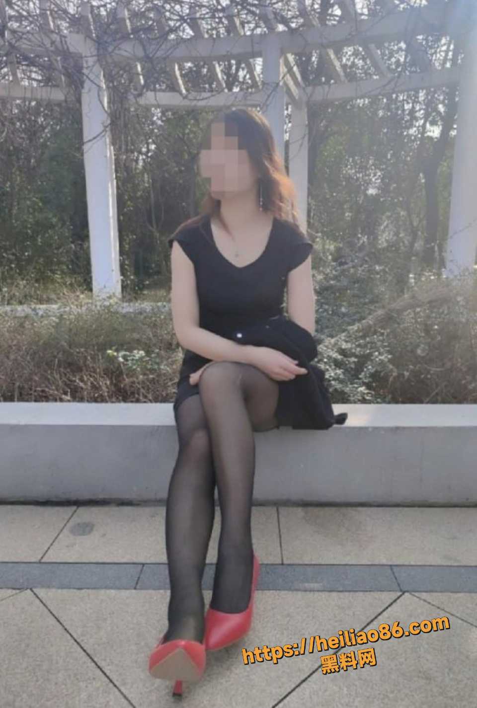 大胸嫂子会喷水11