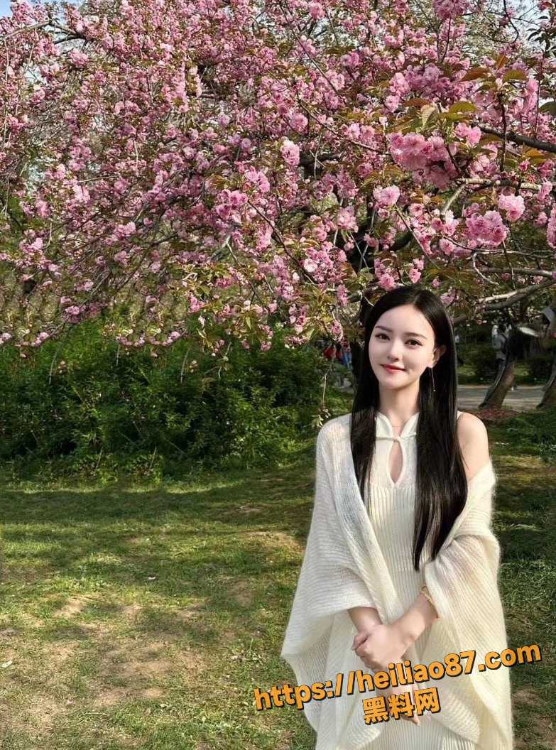 最新当街抓奸现场 1