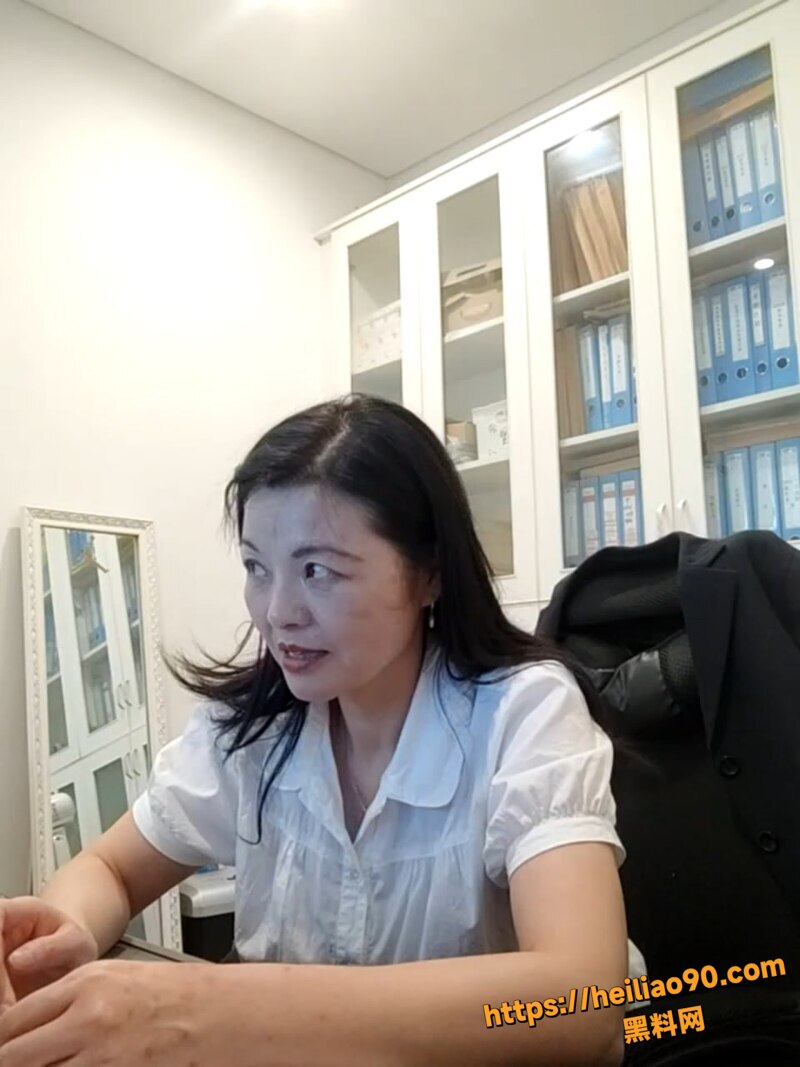 ialnuyoah办公室自慰2