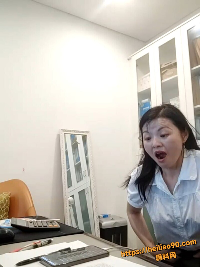 ialnuyoah办公室自慰3