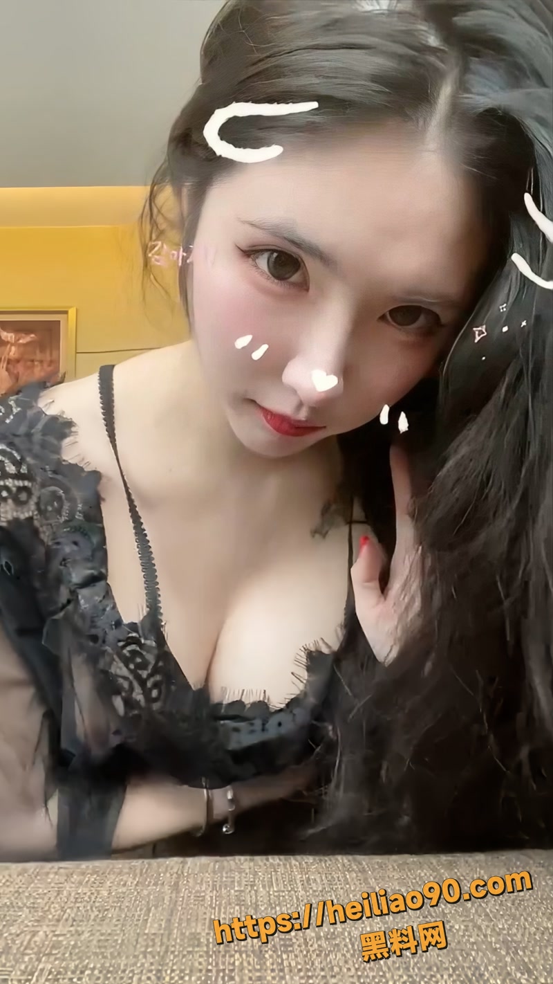 反差母狗草莓老师