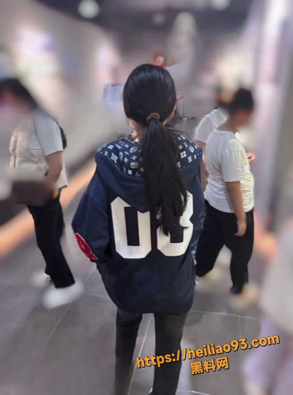 与妹妹房间偷情视频10