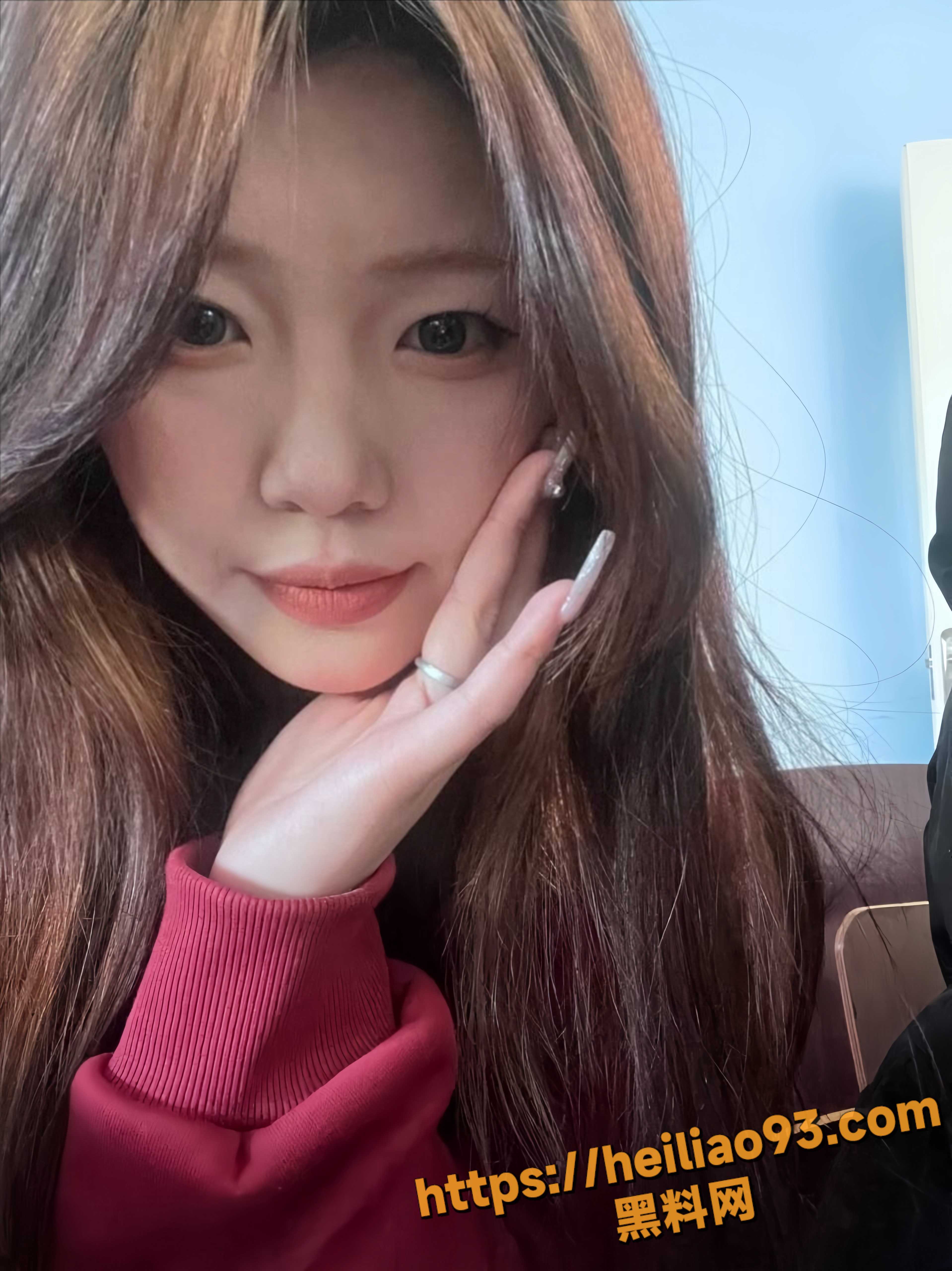 郑悦琪新娘装扮性爱实拍1
