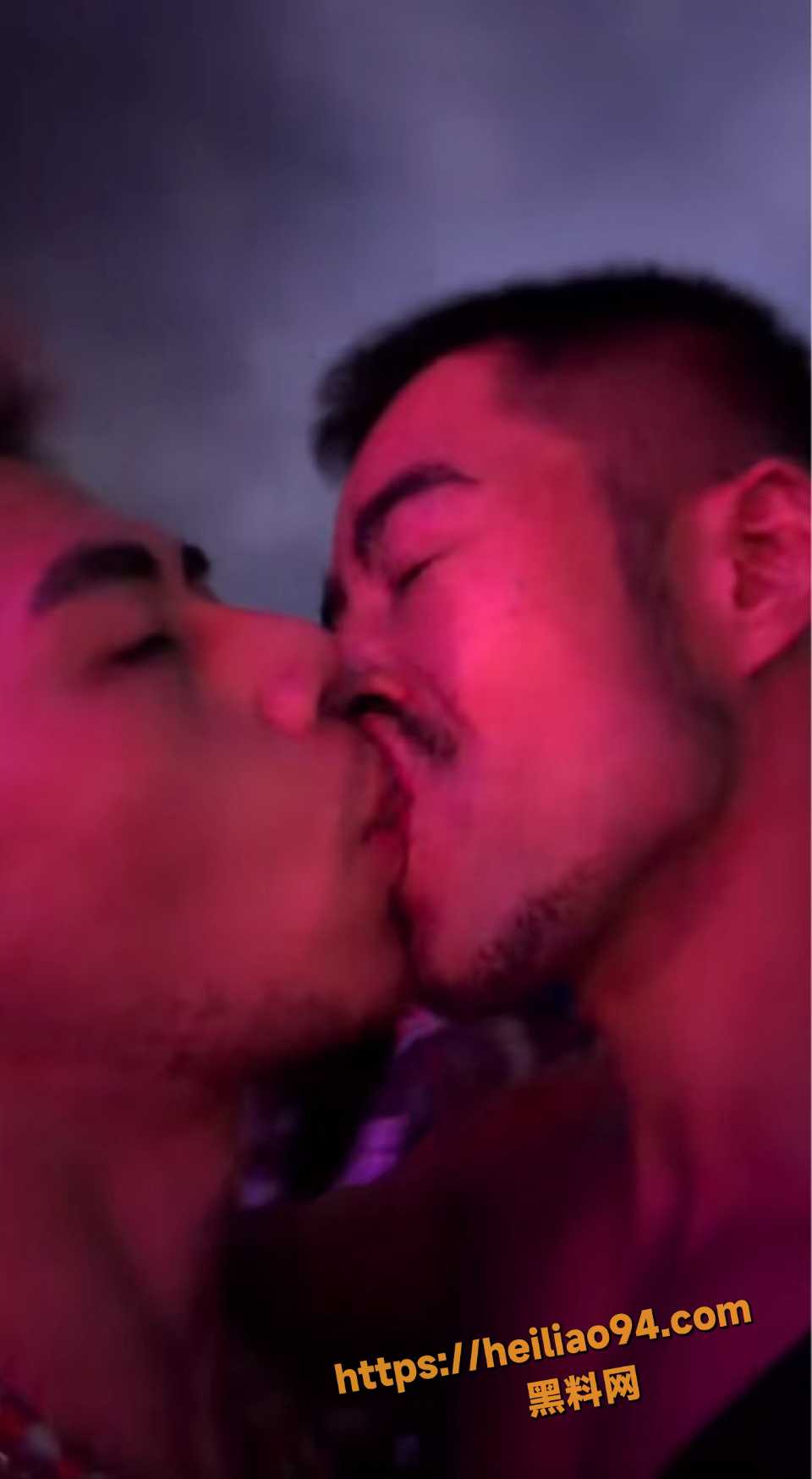中国籍网黄八哥性爱视频4