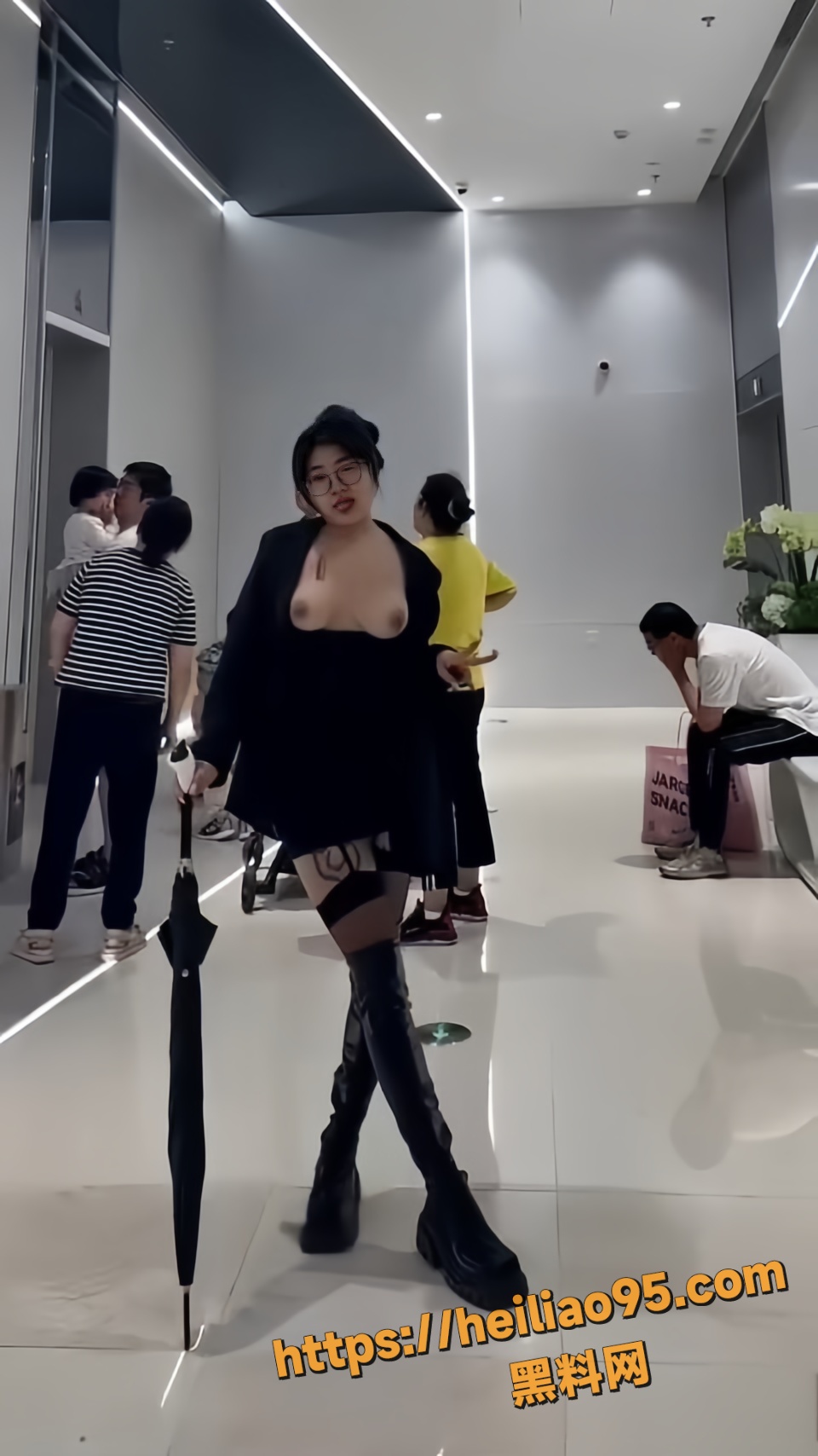 反差婊露出视频5