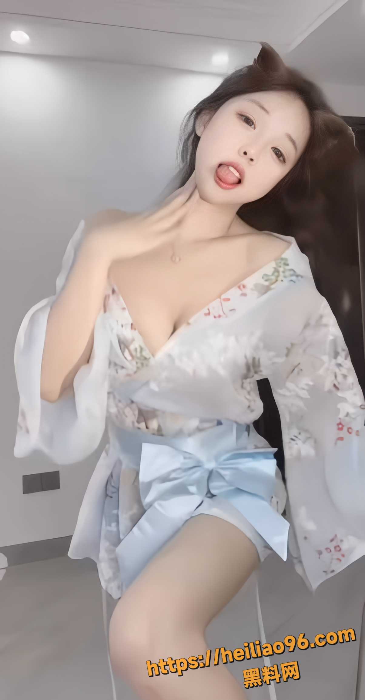 库卡伊02uiii热舞视频3