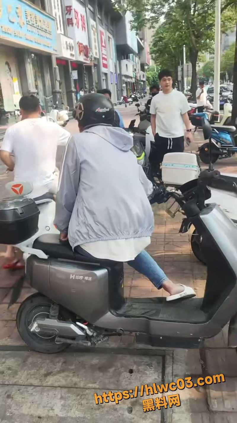 星湖城富婆狂撒百万港币5
