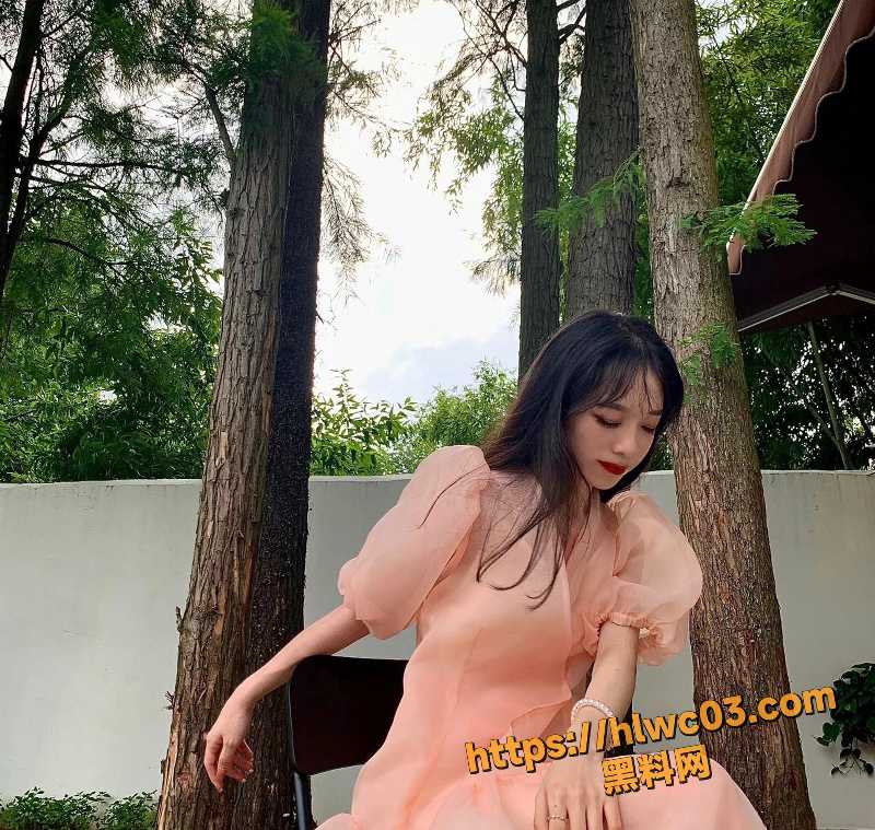 嫩妹苏怡婷被金主操成淫荡母狗2