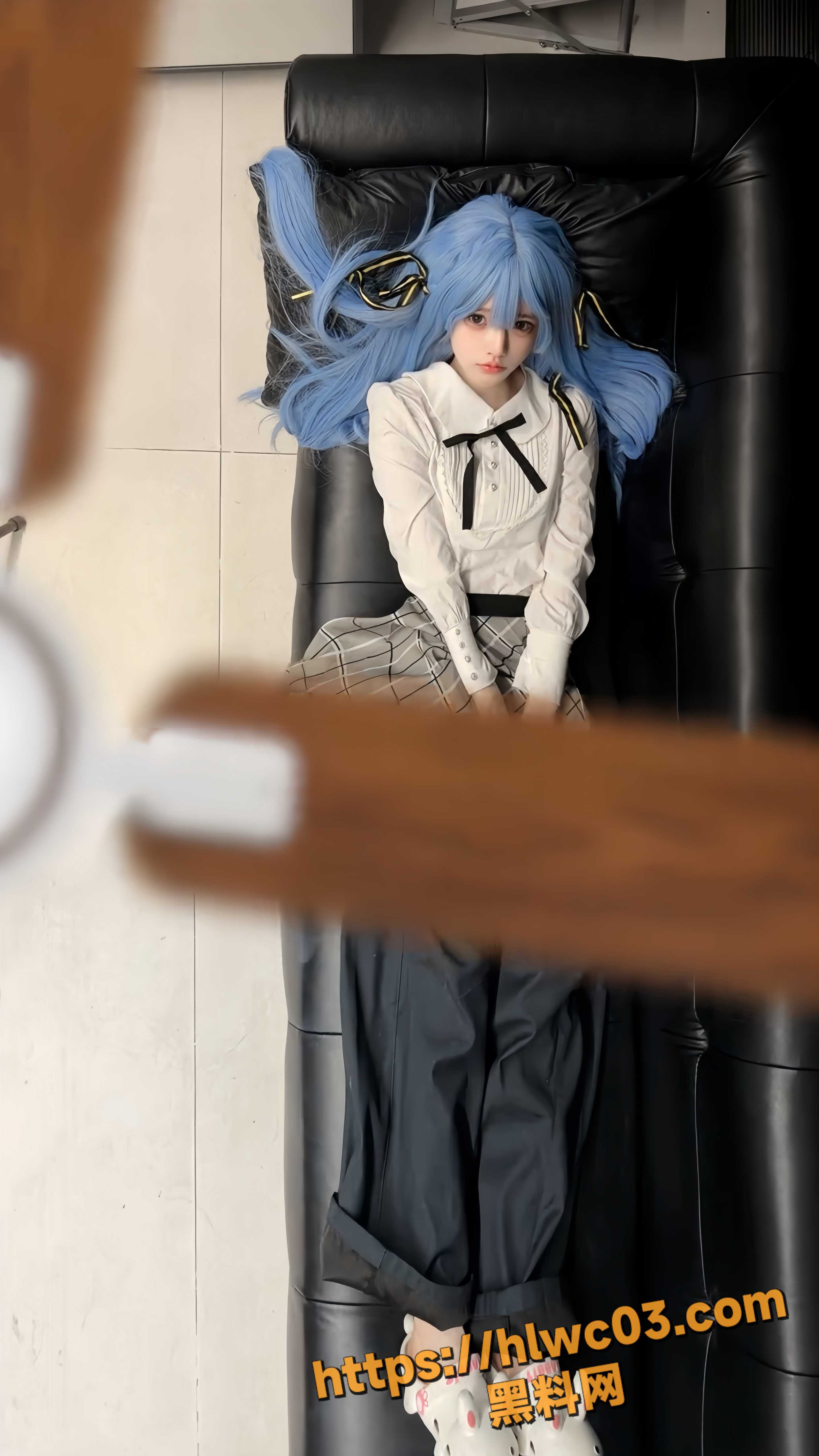 美女风扇变装视频3