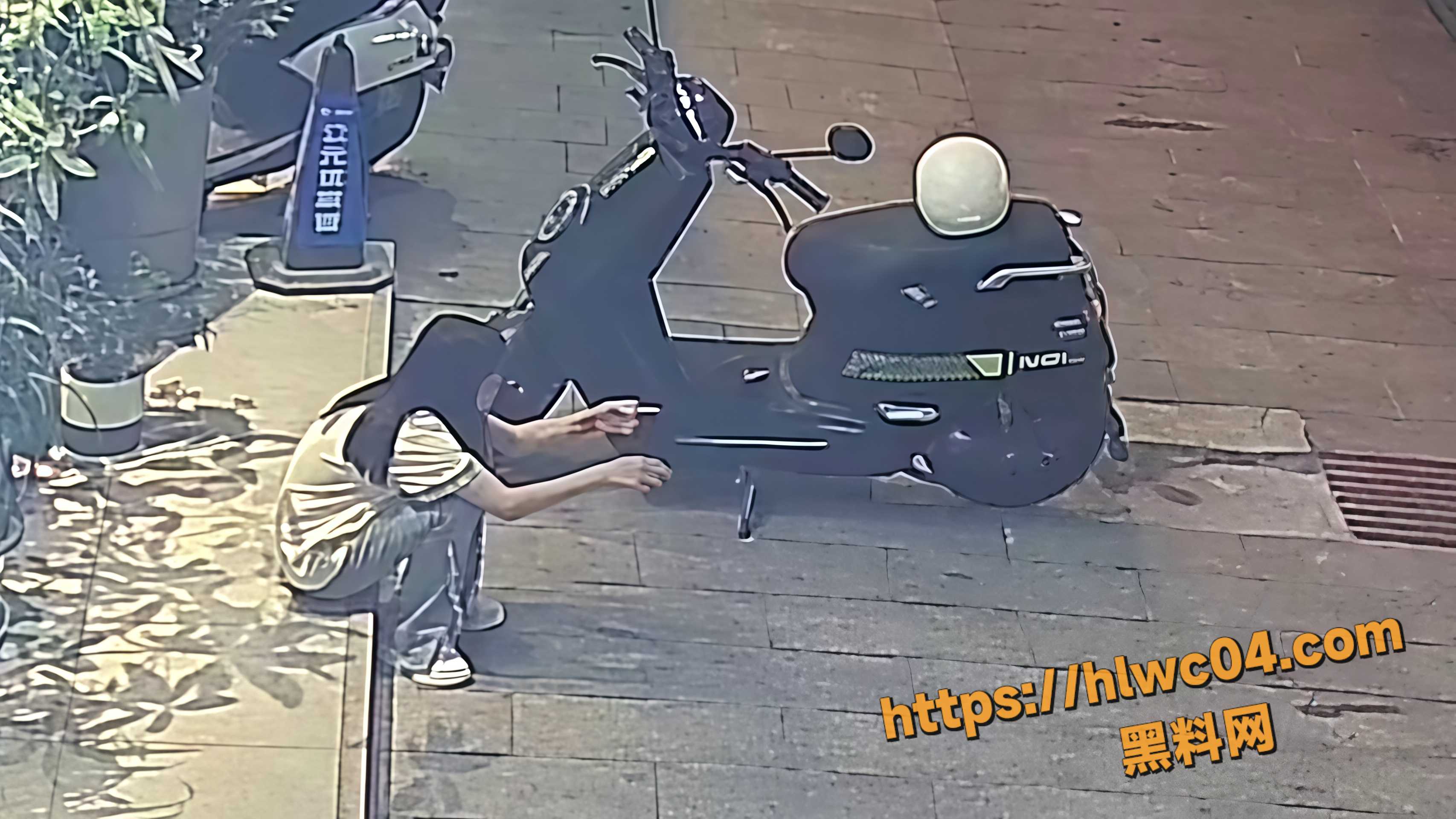 地雷女孩街头割腕1