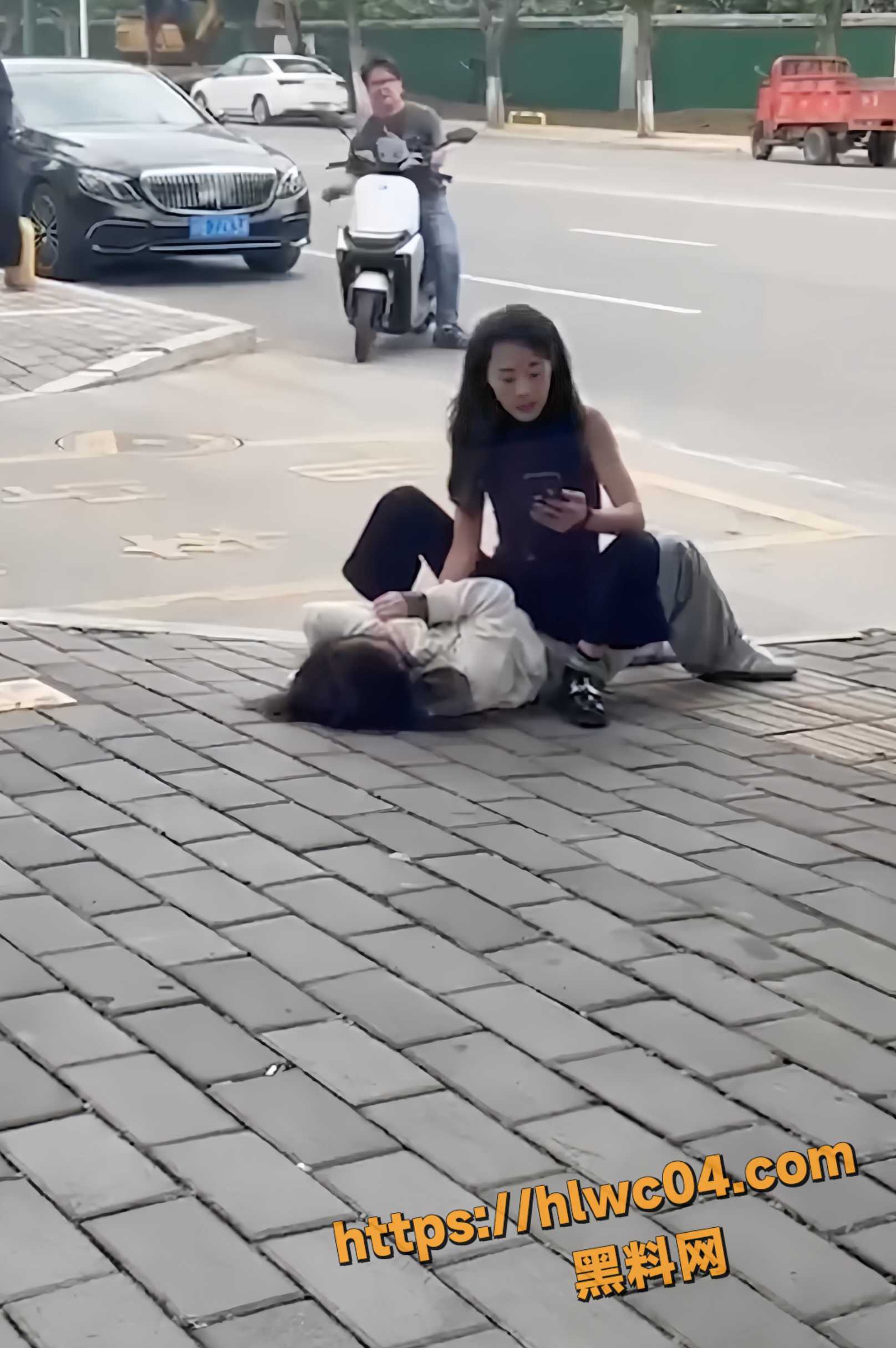 原配撕逼小三视频9