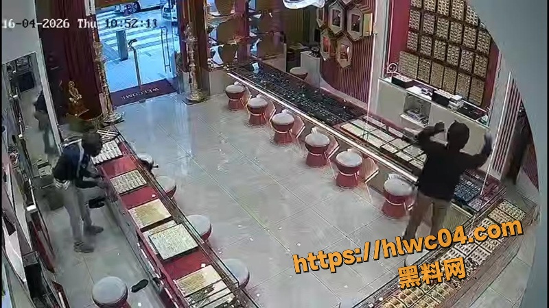 吉隆坡金店遭4匪徒持枪抢劫5