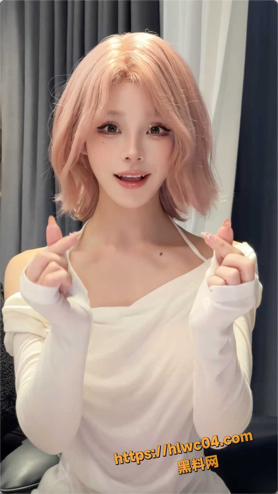 粉色短发美女爪琊露胸福利2