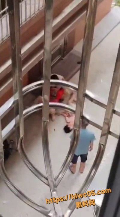 父母赶孩子出门