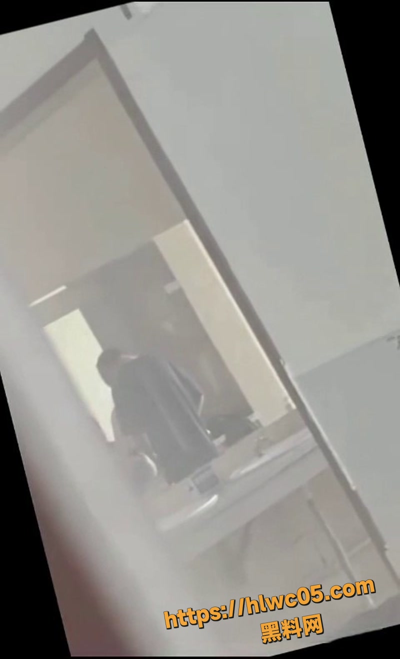 学校厕所 7wm