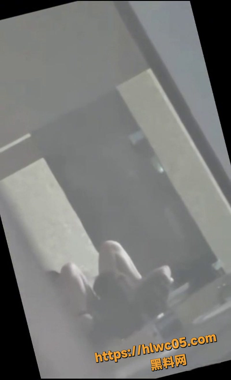 学校厕所 8wm