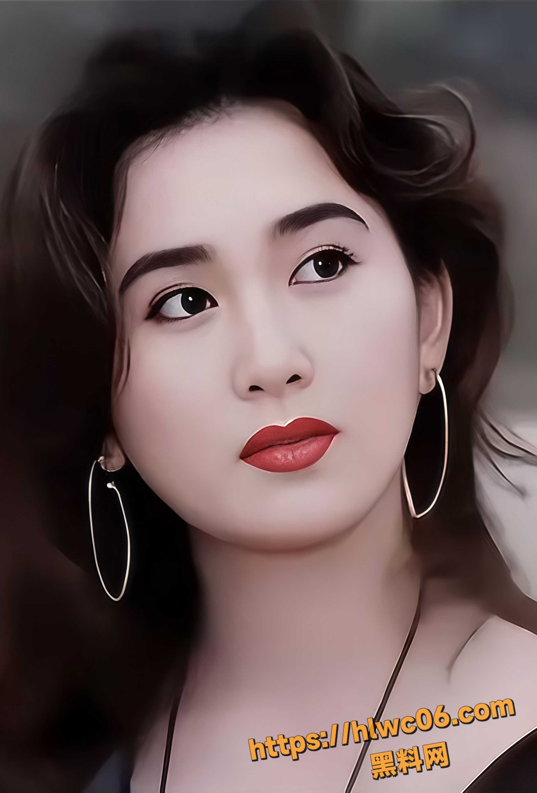 温碧霞儿子当众亲吻母亲 2