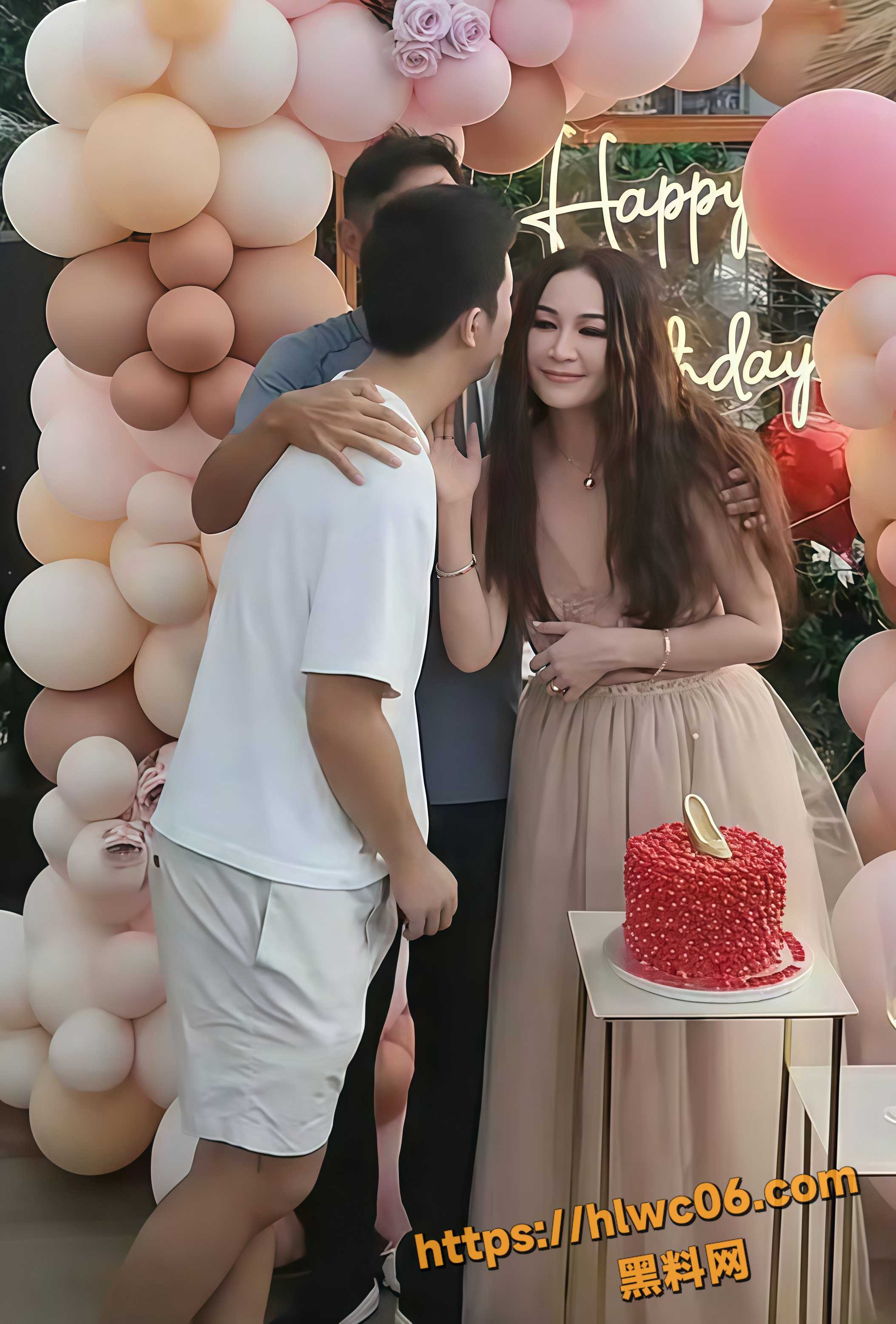 温碧霞生日现场爆雷 2
