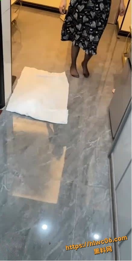 妈妈的丰乳肥臀性爱视频7