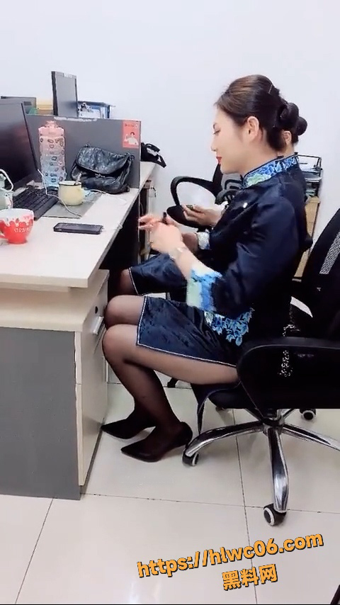 经理潜规则女下属视频2