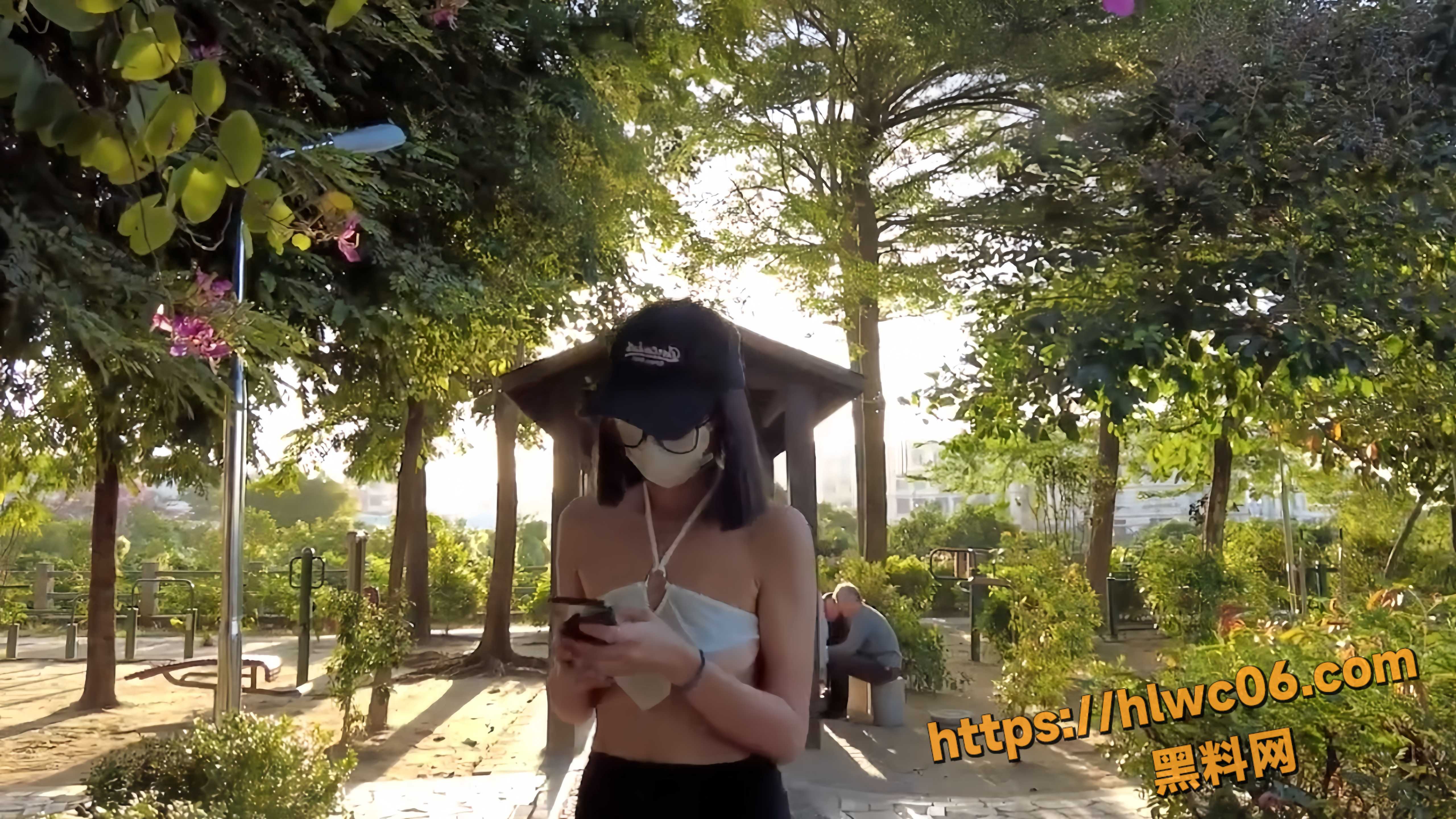 美乳8