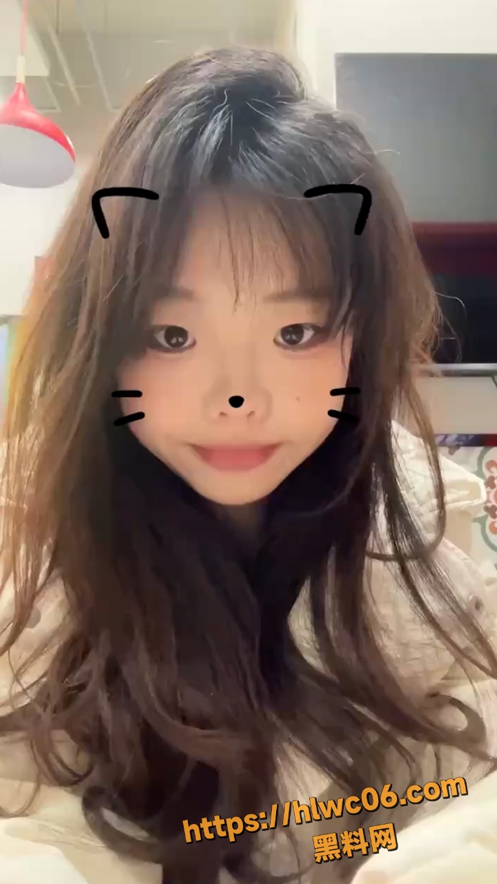 余馨杭首次裸聊视频1
