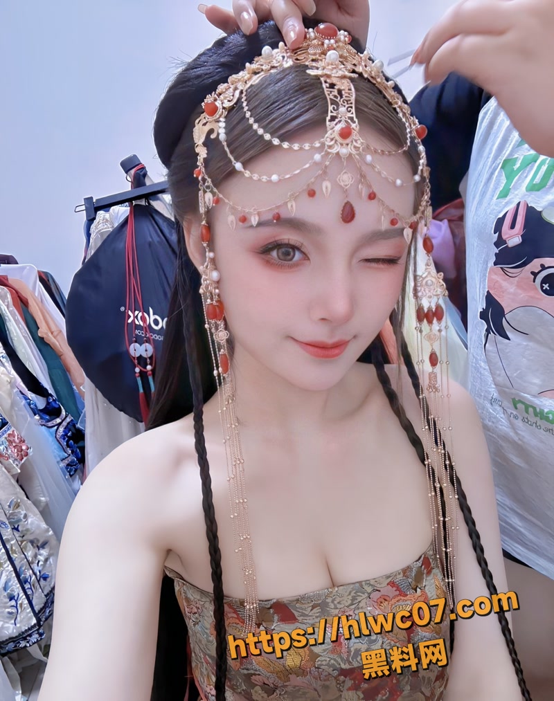 巨乳精神小妹wm