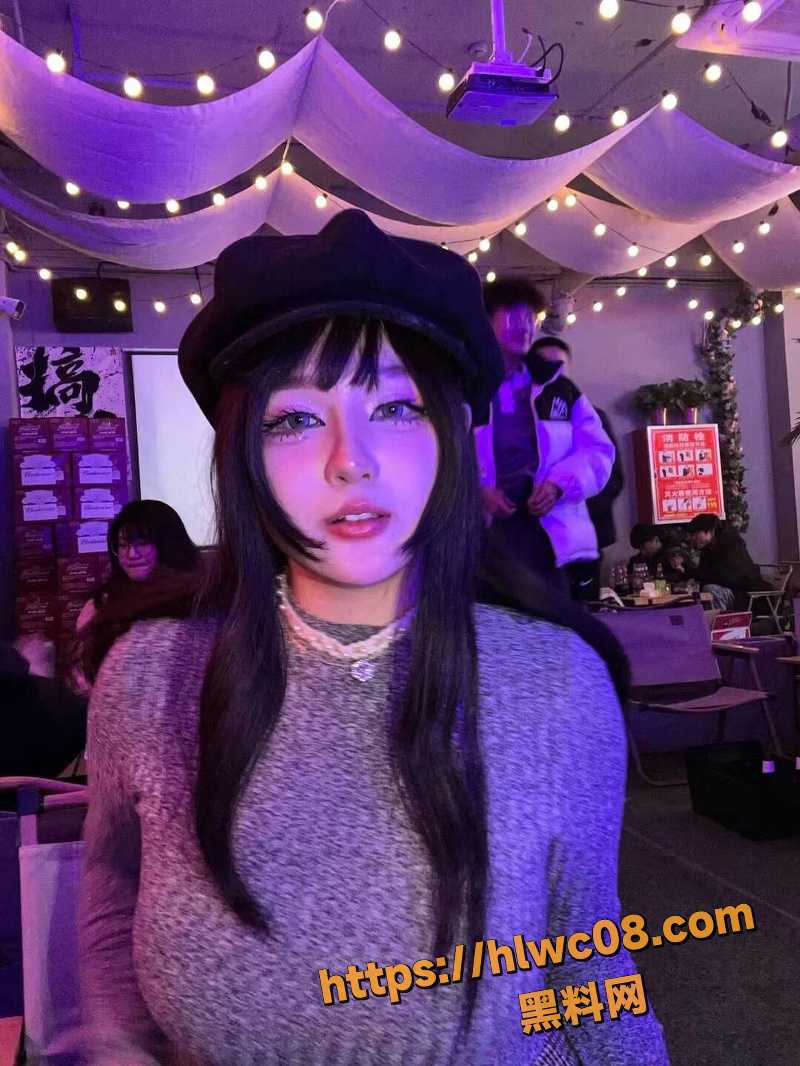 抖音极品微胖奶姐被金主约炮1
