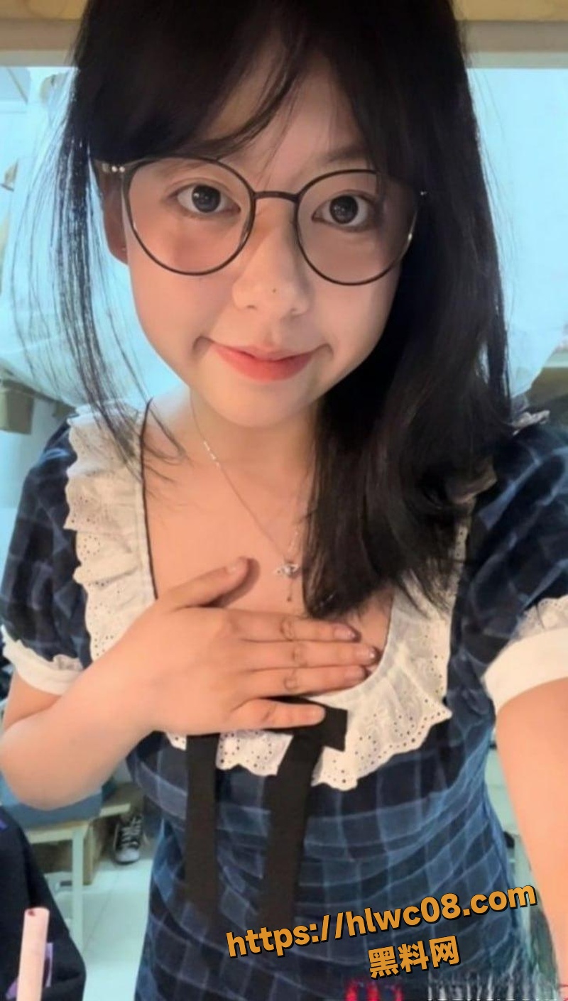 反差学霸王亚丽给男友私密直播1