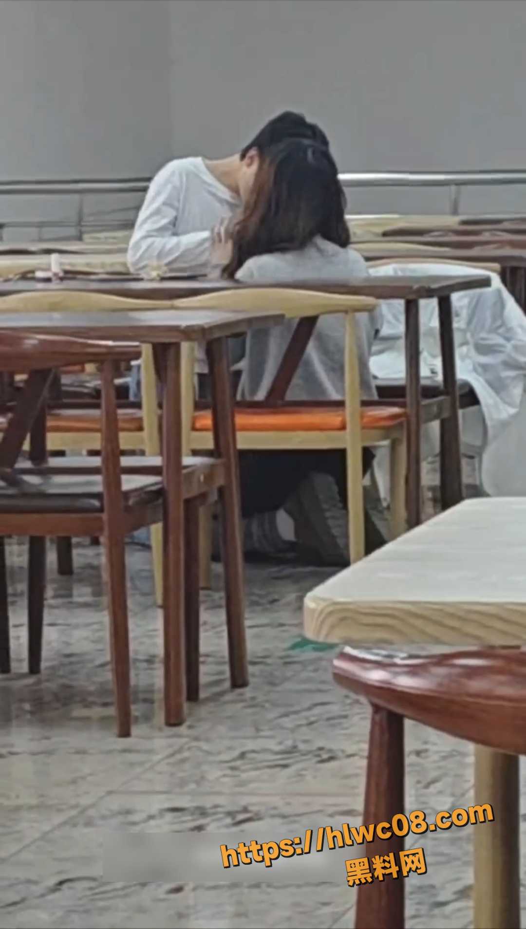 情侣