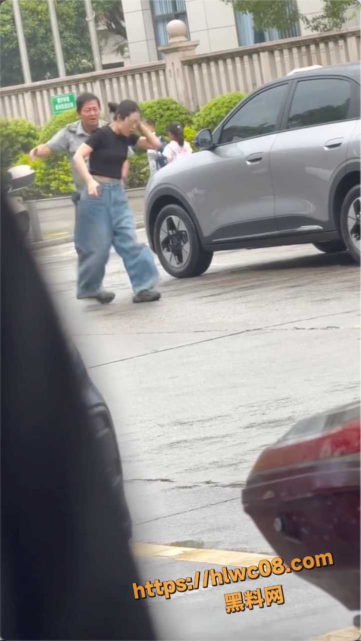 学校门口冲突完整监控曝光4