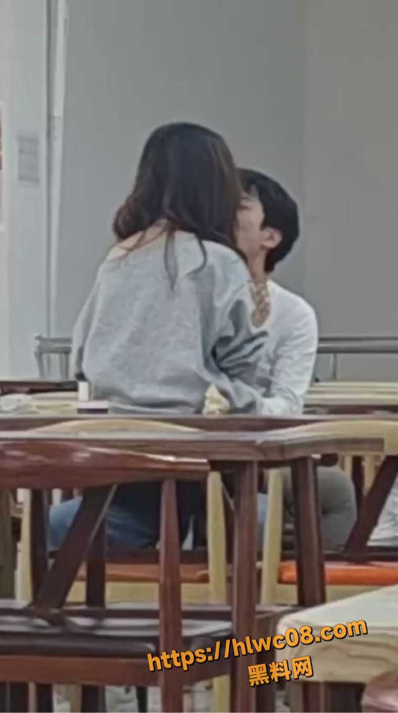 大学情侣食堂大胆激情1