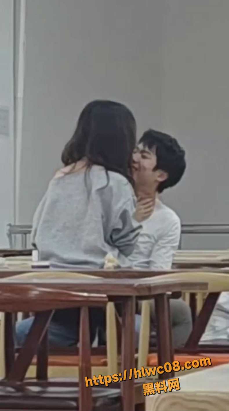 大学情侣食堂大胆激情2